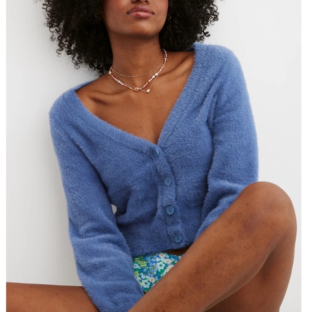 NWT Aerie Blue Fuzzy Cropped Cardigan V-Neck Eyelash Knit Sweater 065-9492-2926